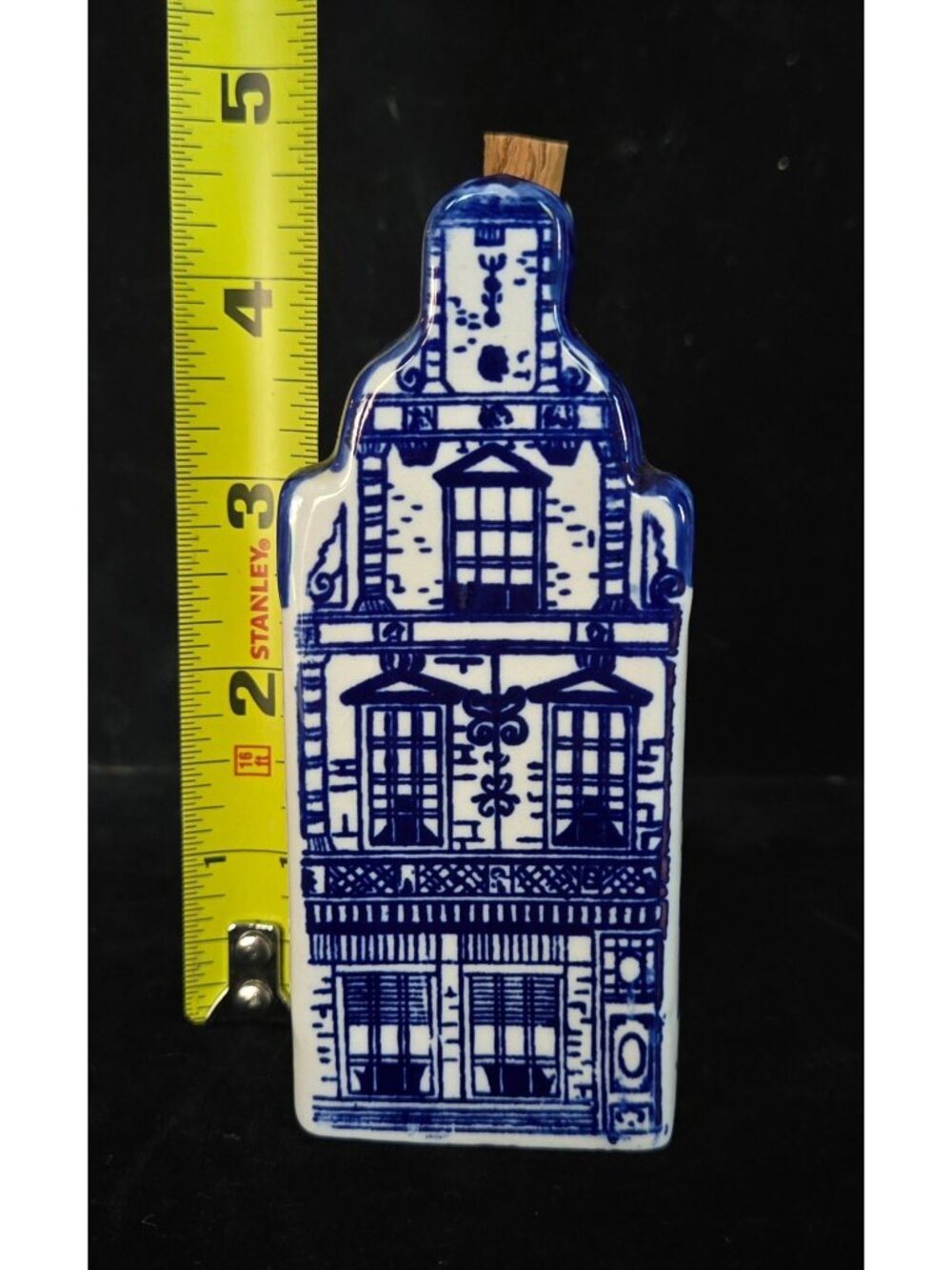 Delft Blauw Hand Painted Blue Porcelain Building decanter w/cork - Picture 6 of 6